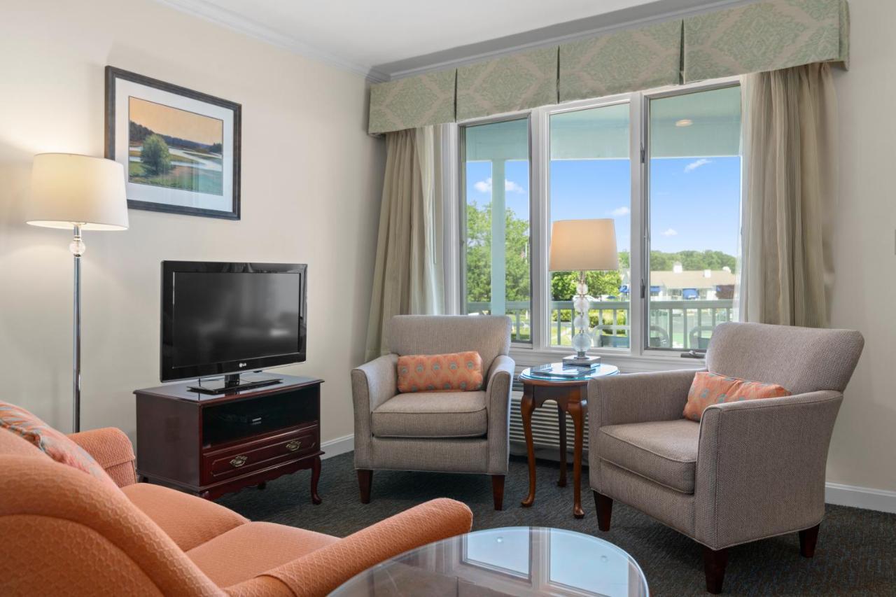 أوجونكويت The Sparhawk Oceanfront Resort المظهر الخارجي الصورة