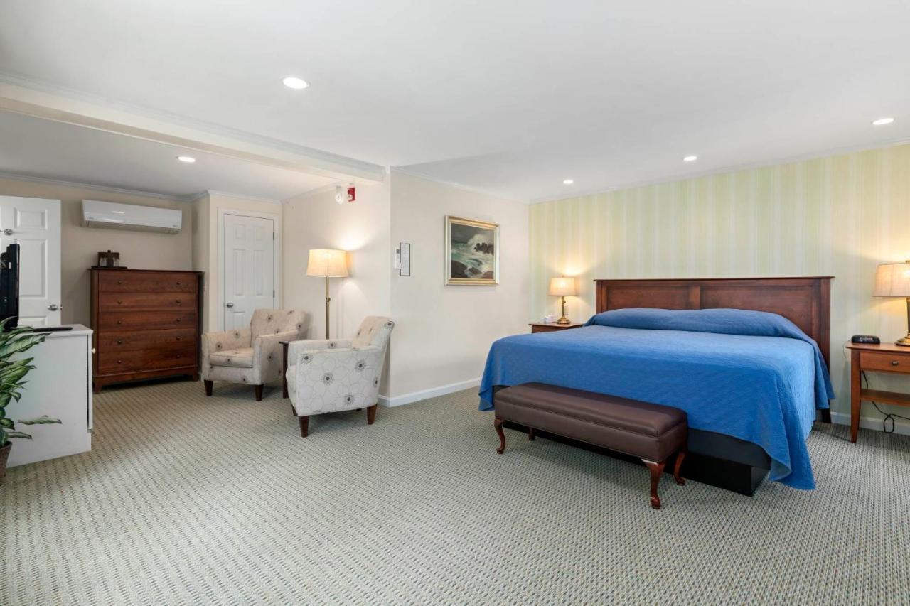 أوجونكويت The Sparhawk Oceanfront Resort المظهر الخارجي الصورة