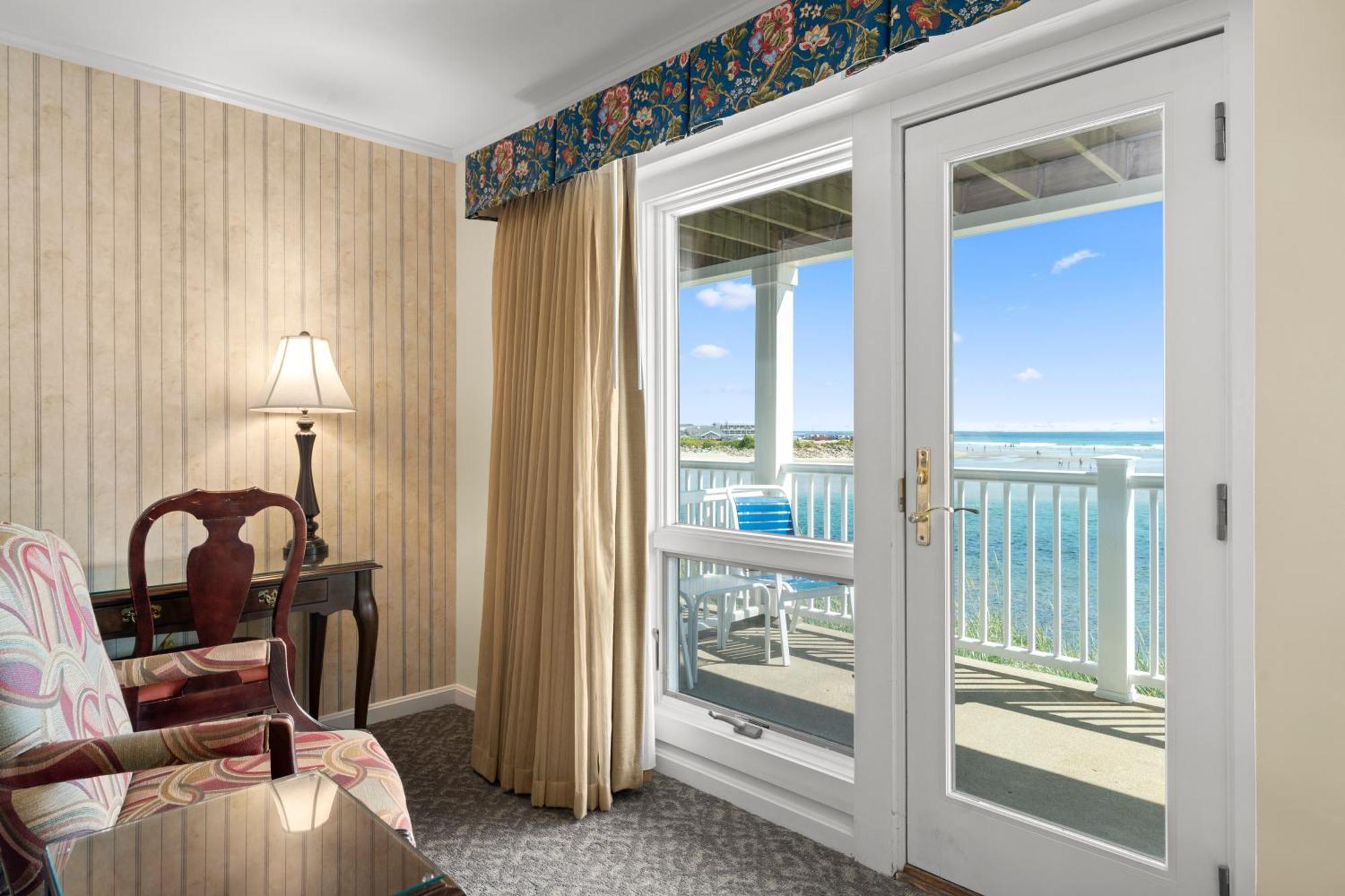 أوجونكويت The Sparhawk Oceanfront Resort المظهر الخارجي الصورة